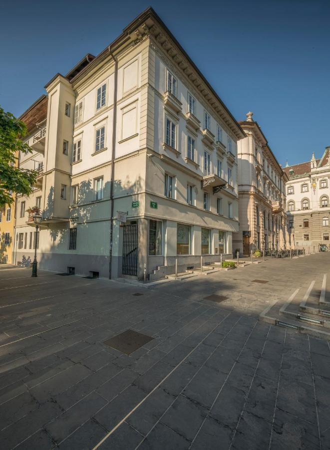 Karinatura Ljubljana Dış mekan fotoğraf
